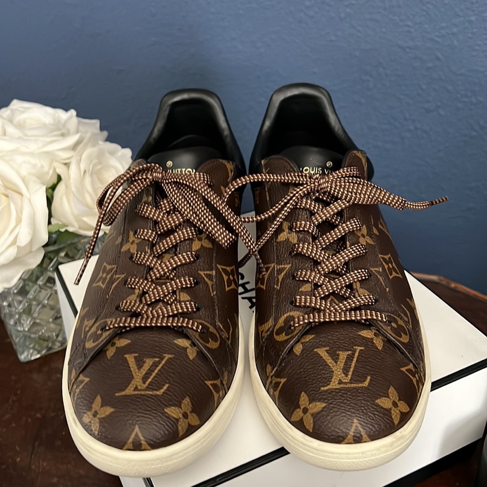 Authentic Louis Vuitton Luxembourg Sneaker